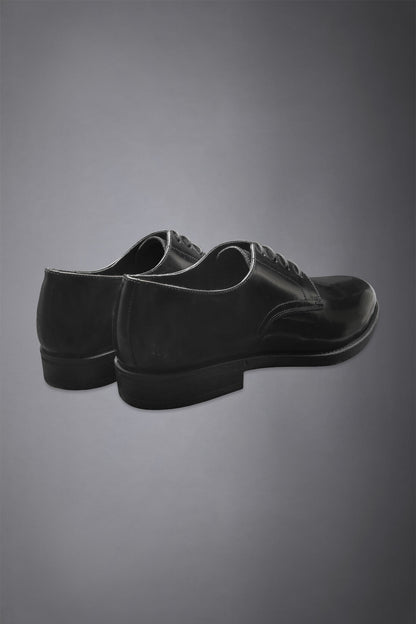 100% brushed leather derby shoe with rubber sole