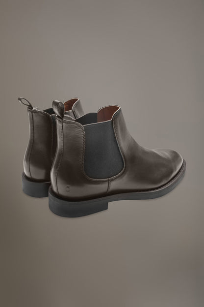 100% brushed leather chelsea boots with rubber sole