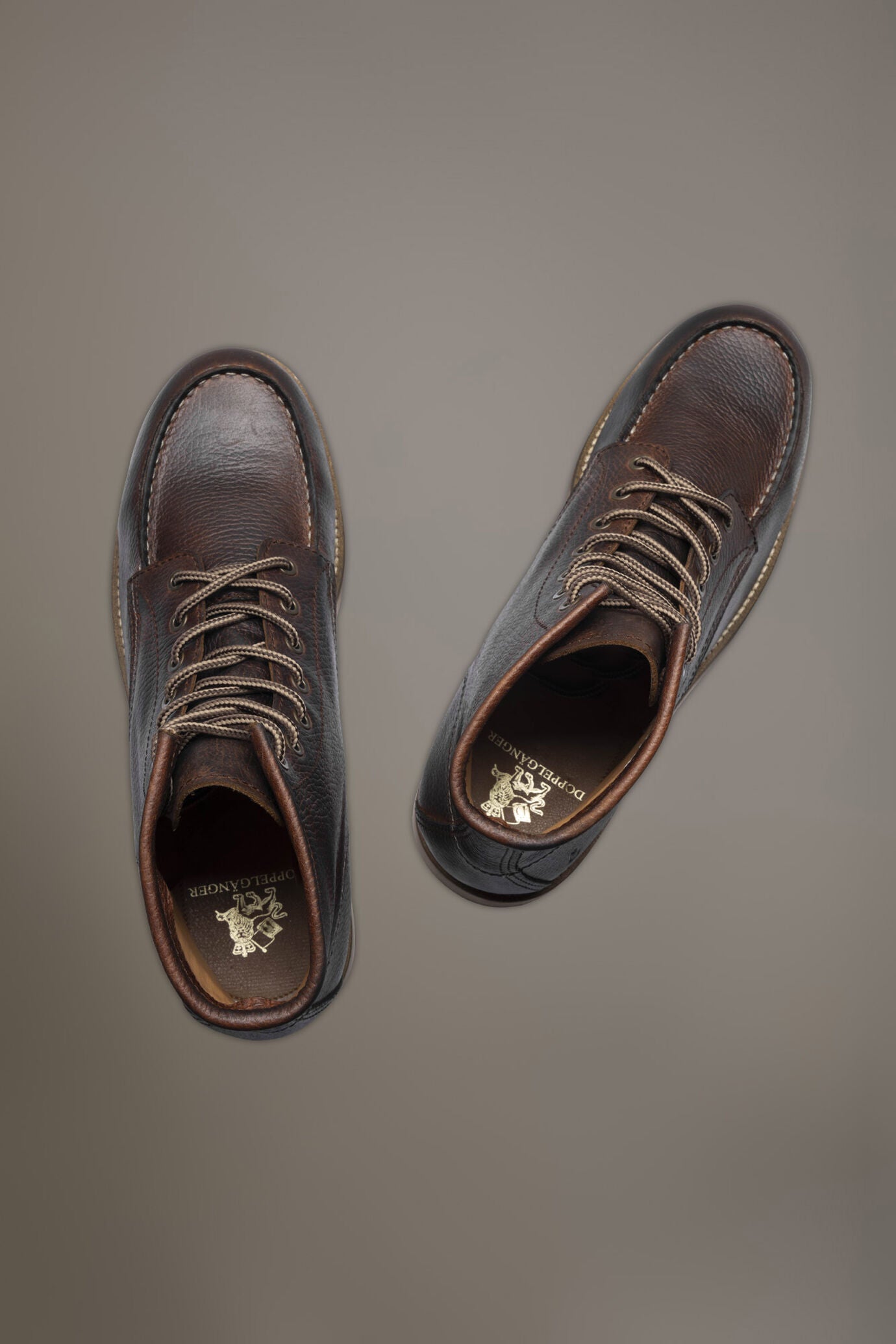 100% drummed leather boots with rubber sole