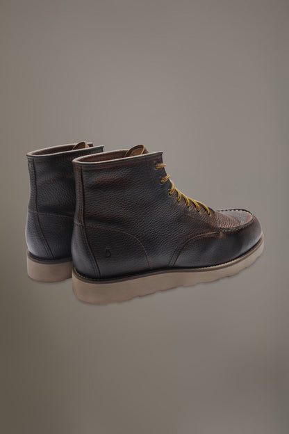 100% drummed leather boots with rubber sole
