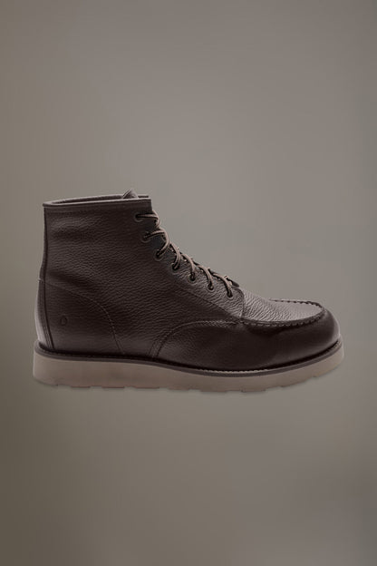 100% drummed leather boots with rubber sole