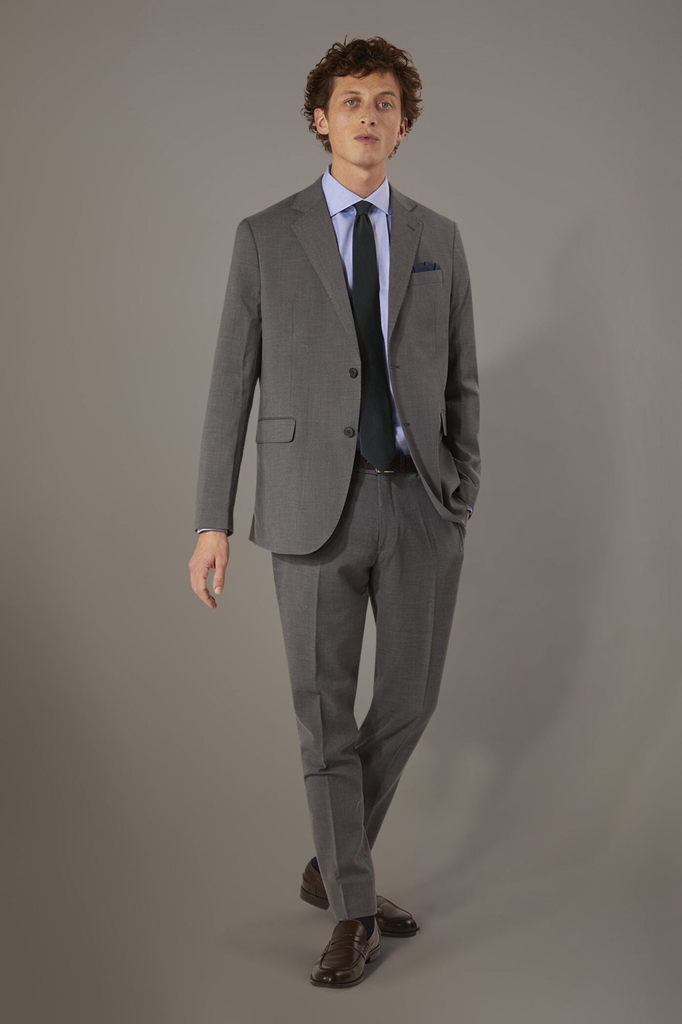 Regular fit single-breasted suit in grisaille fabric