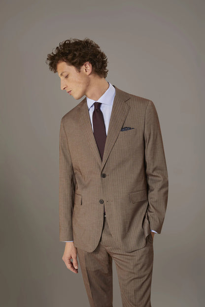 Regular fit single-breasted suit patterned herringbone fabric with solaro texture