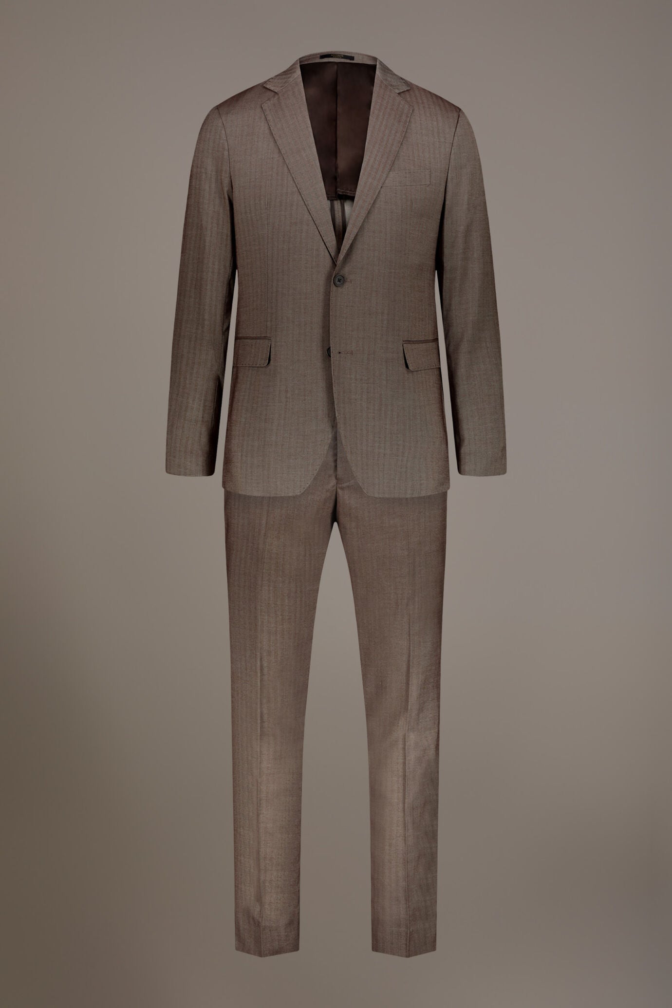 Regular fit single-breasted suit patterned herringbone fabric with solaro texture