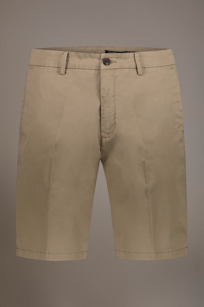 Classic Bermuda shorts twill construction