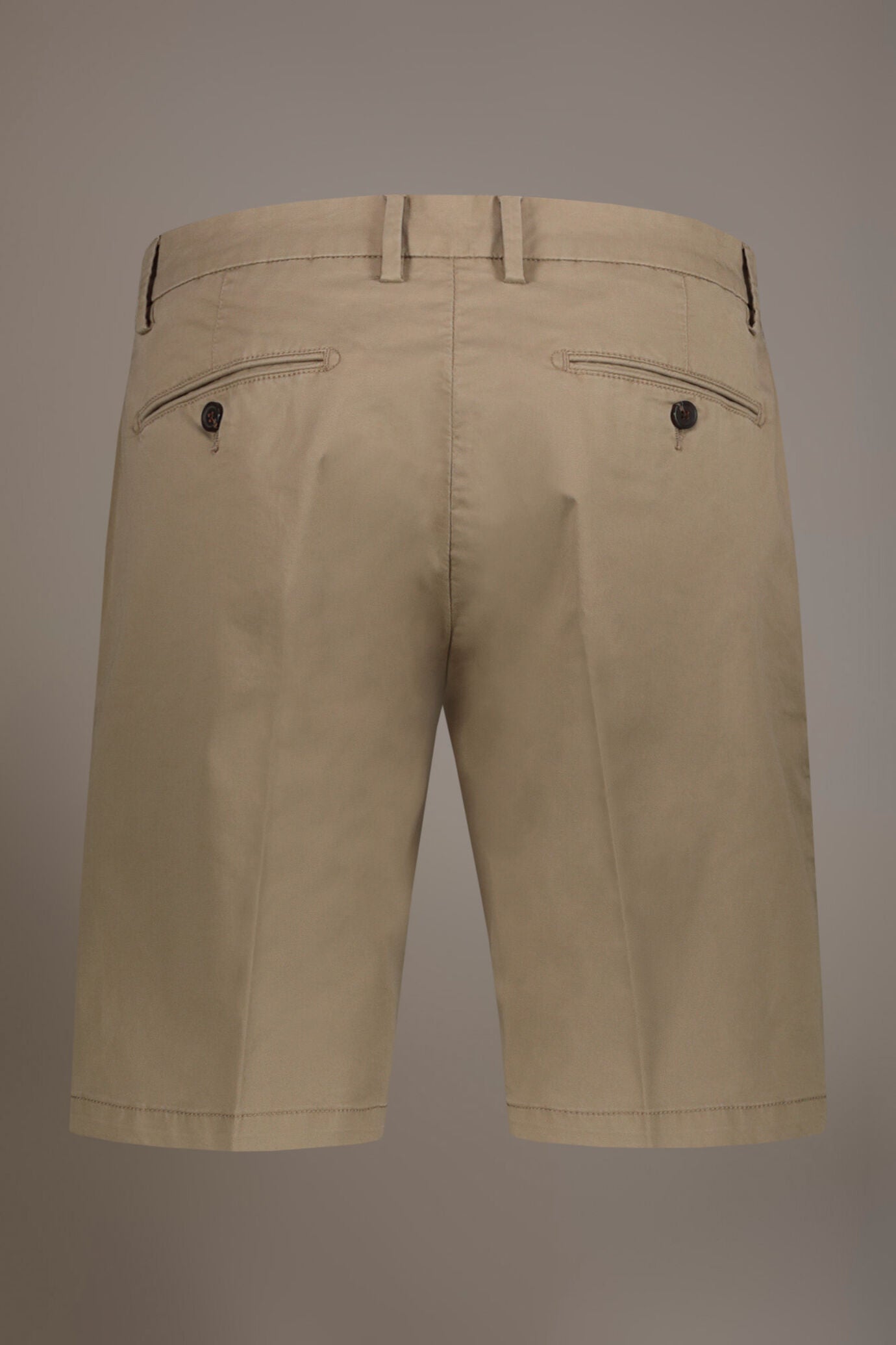Classic Bermuda shorts twill construction