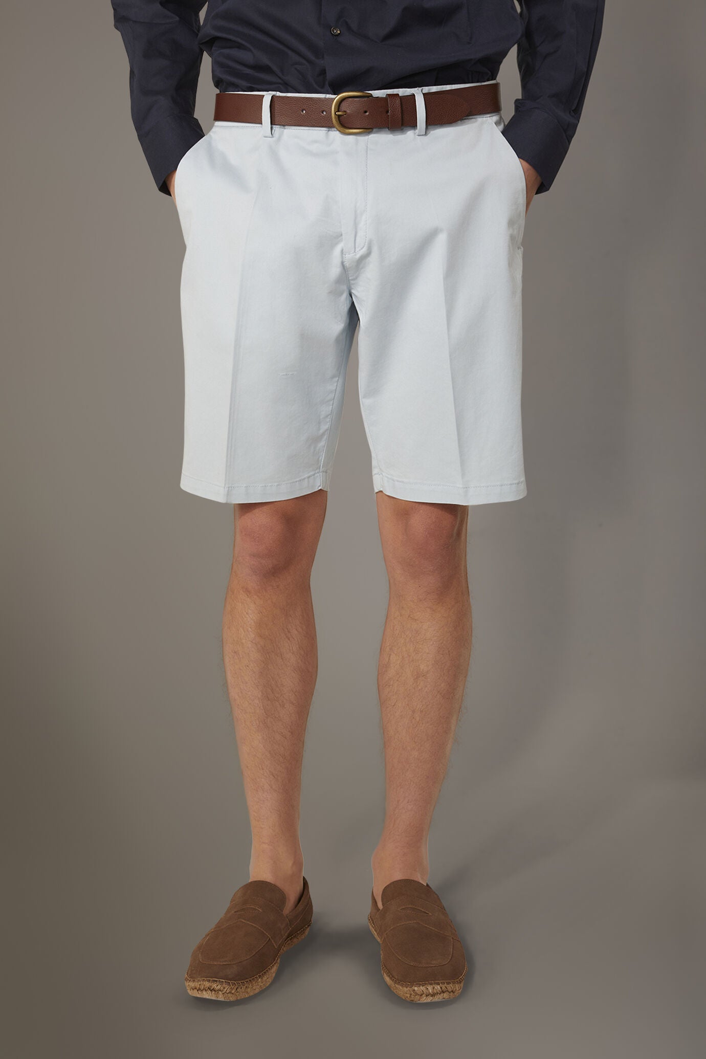 Classic Bermuda shorts twill construction