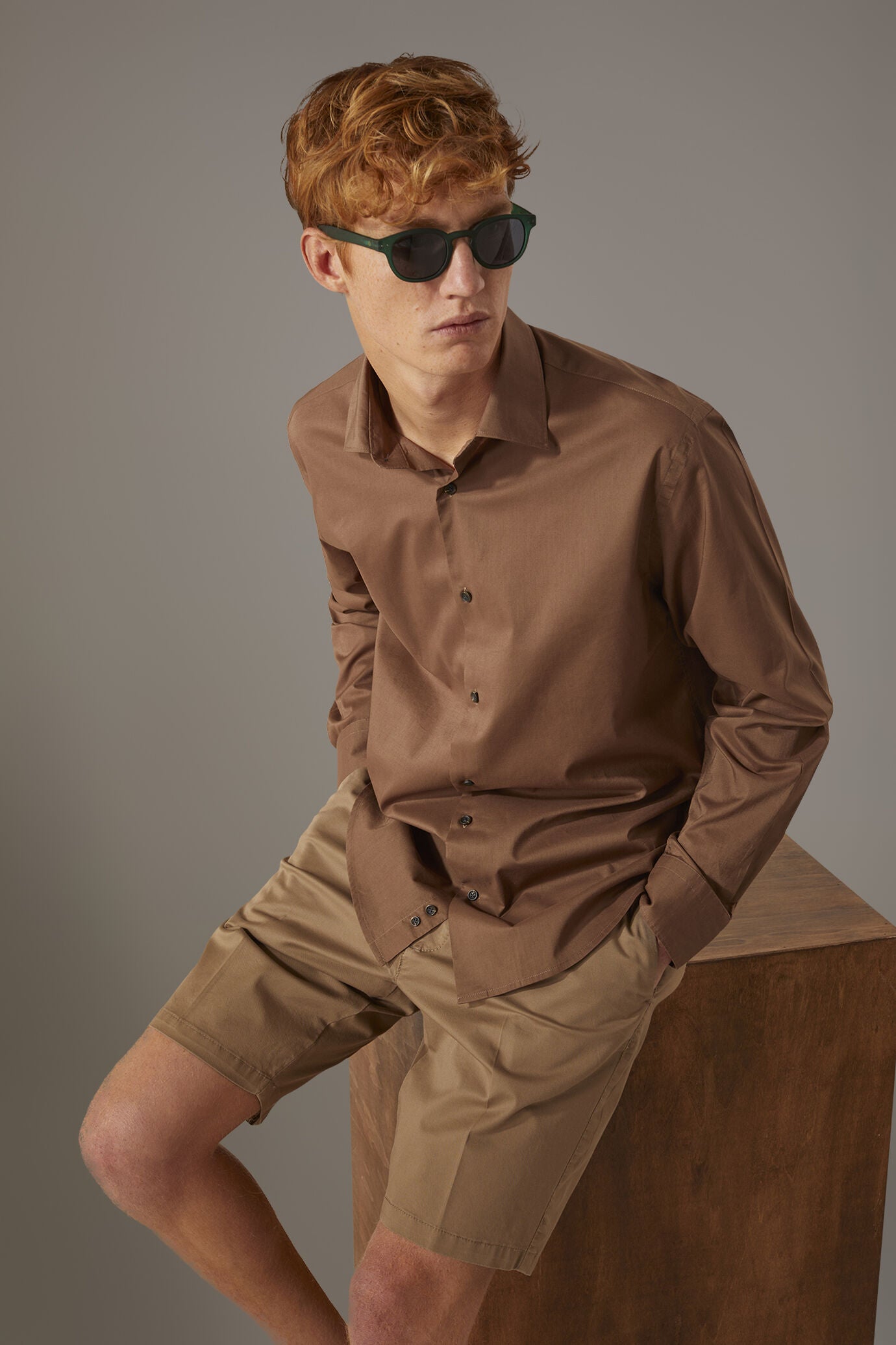 Classic Bermuda shorts twill construction