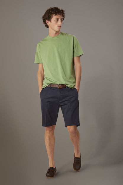 Classic Bermuda shorts twill construction