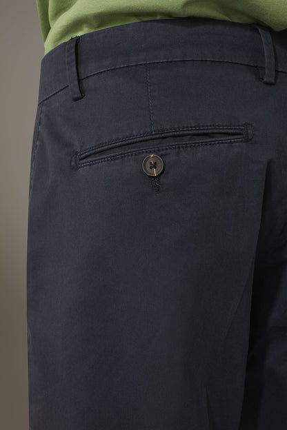 Classic Bermuda shorts twill construction