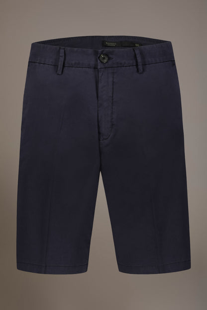 Classic Bermuda shorts twill construction