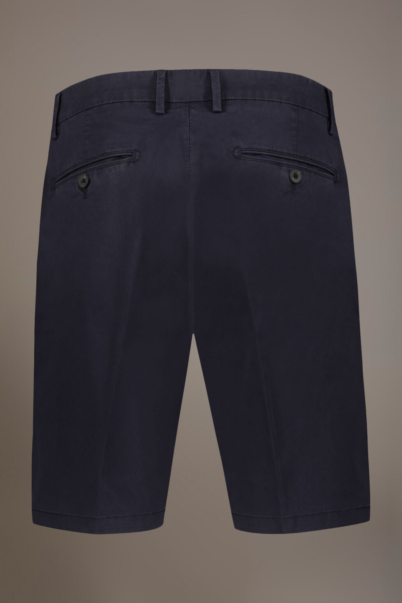 Classic Bermuda shorts twill construction