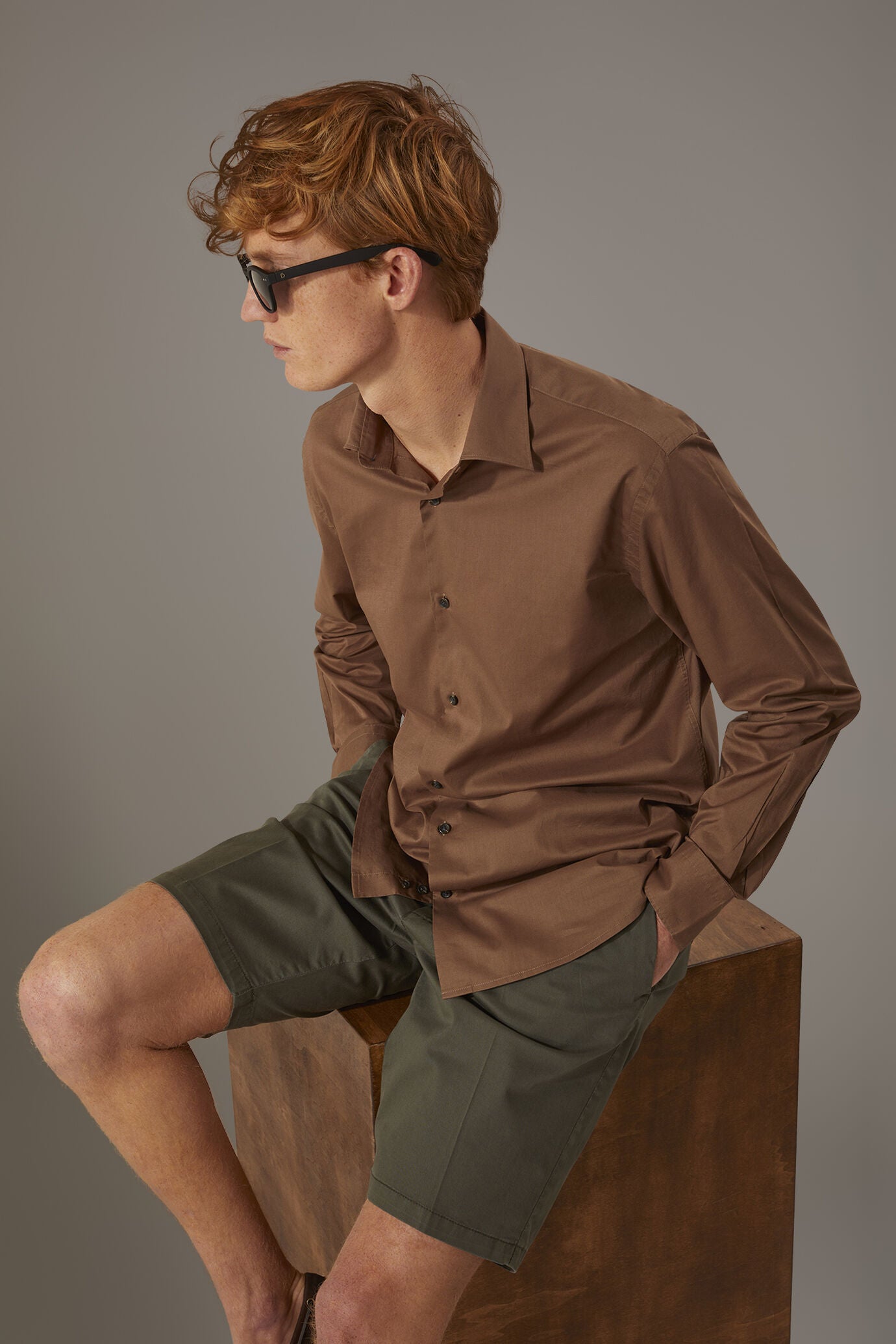 Classic Bermuda shorts twill construction