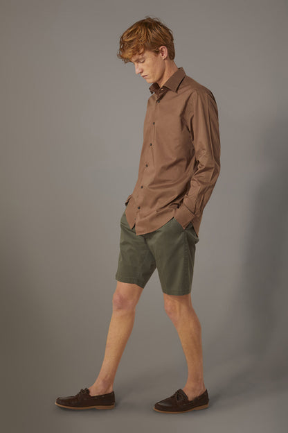 Classic Bermuda shorts twill construction