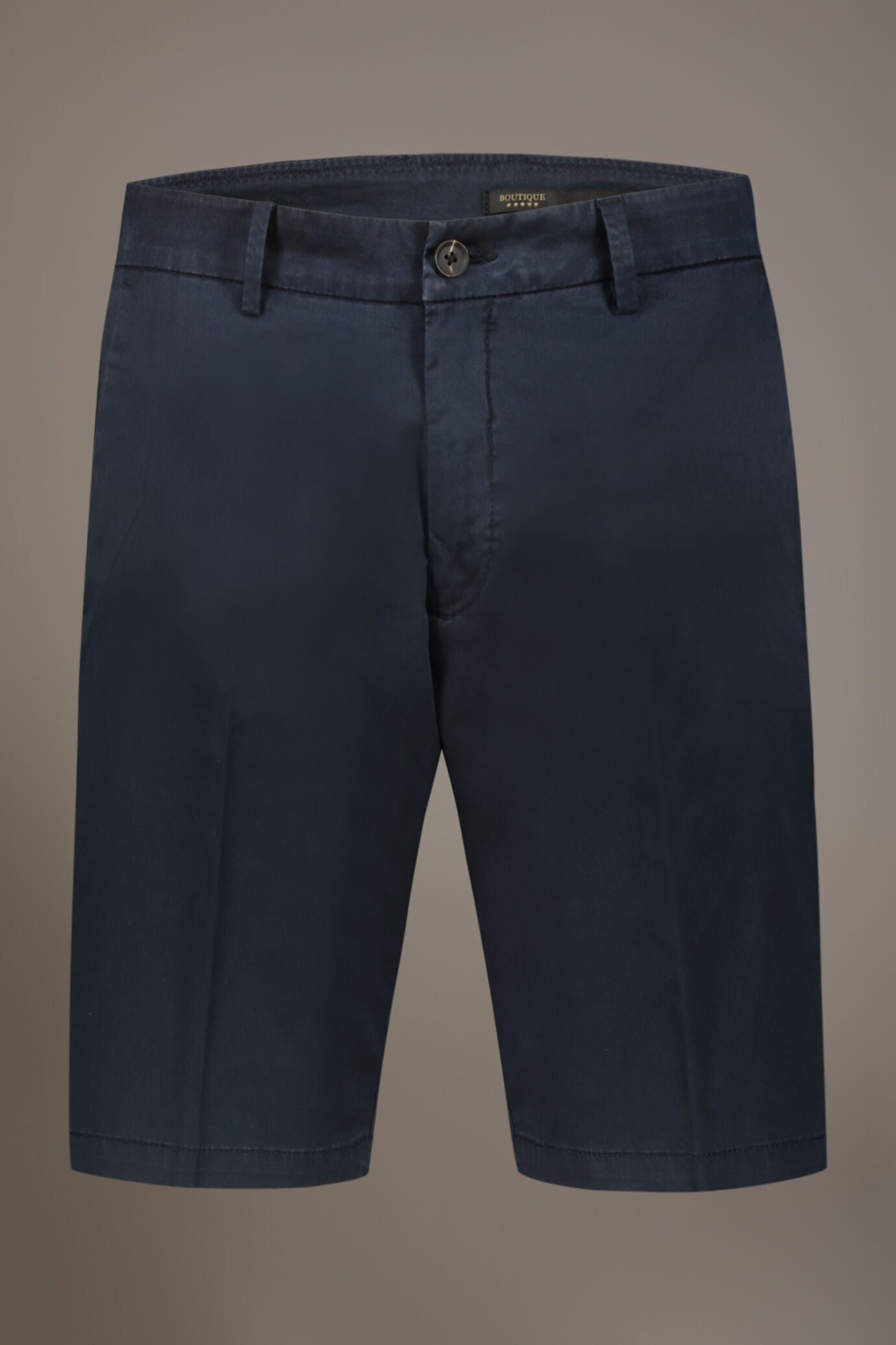 Classic Bermuda shorts twill construction