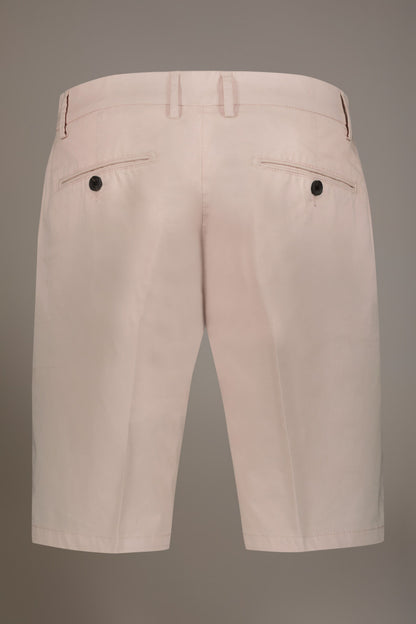Classic Bermuda shorts twill construction