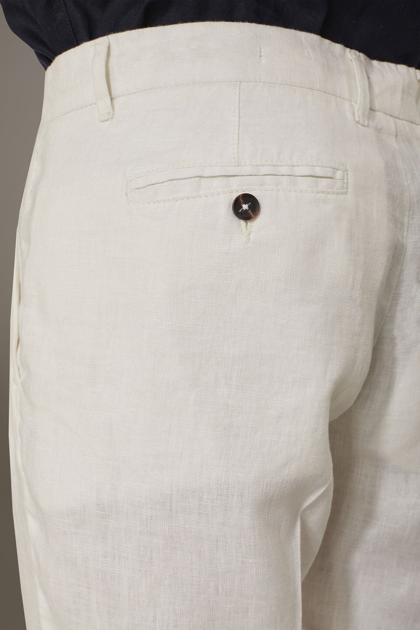 Classic Bermuda shorts 100% Linen
