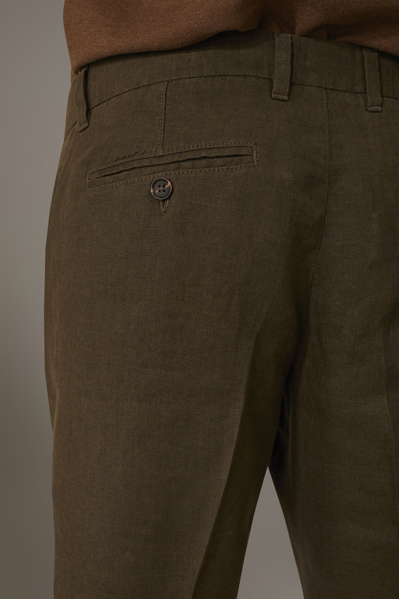 Classic Bermuda shorts 100% Linen