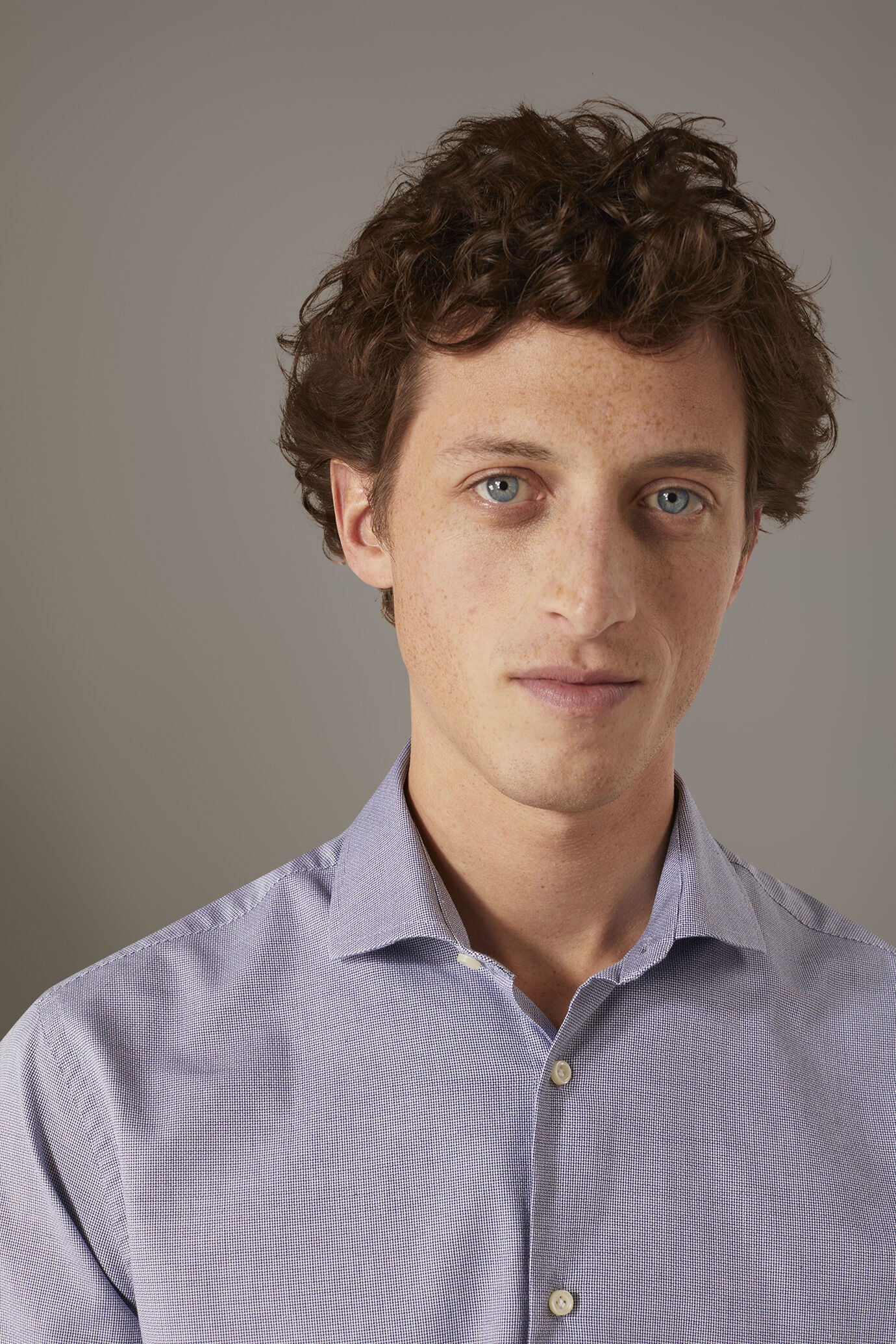 Classic washed shirt with french collar slim fit yarn dyed dobby