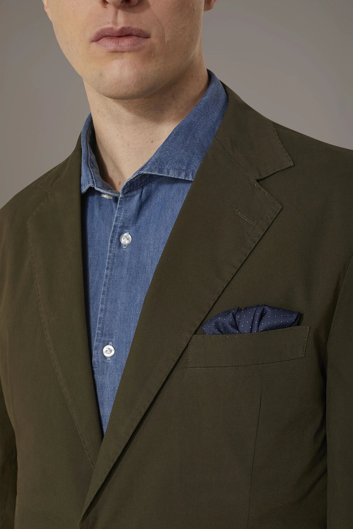 Single breasted cotton washed effect jacket with patch pocket
