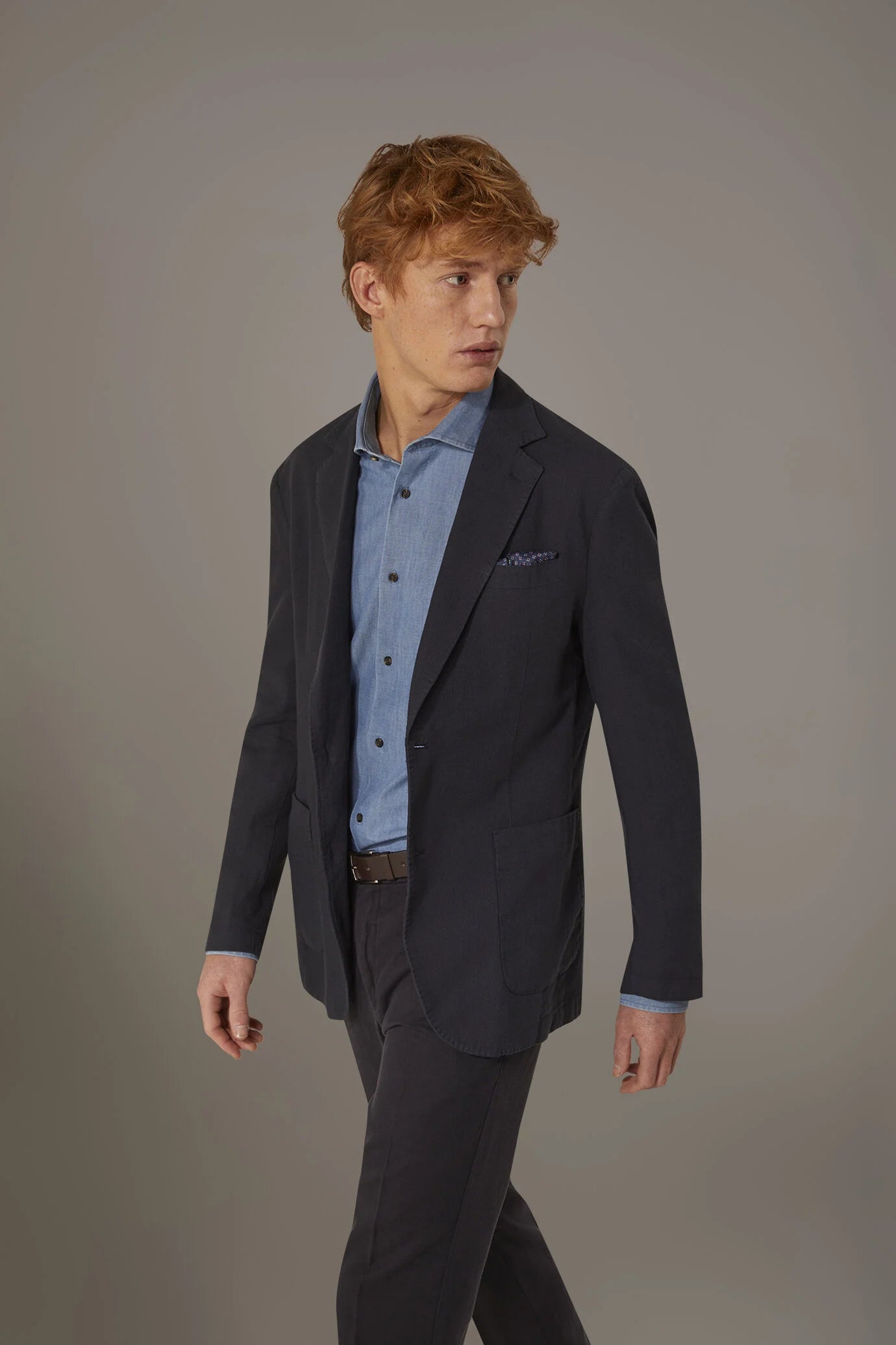Single breasted cotton linen jacket with patch pocket