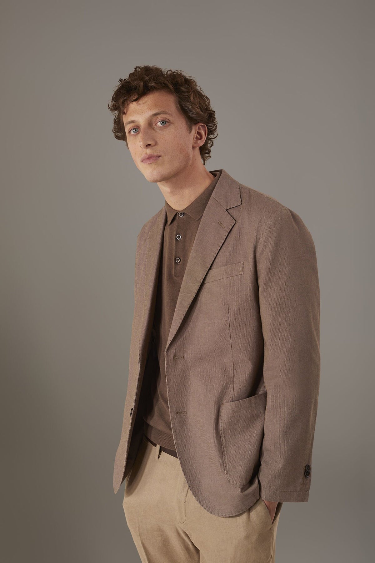 Single breasted jacket with patch pocket