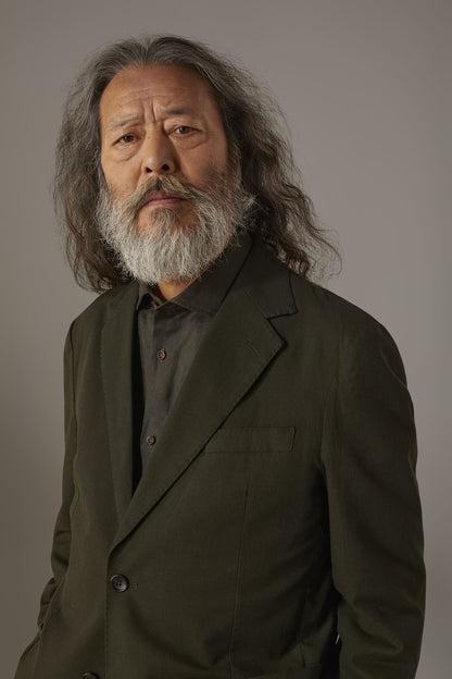 Single breasted jacket with patch pocket