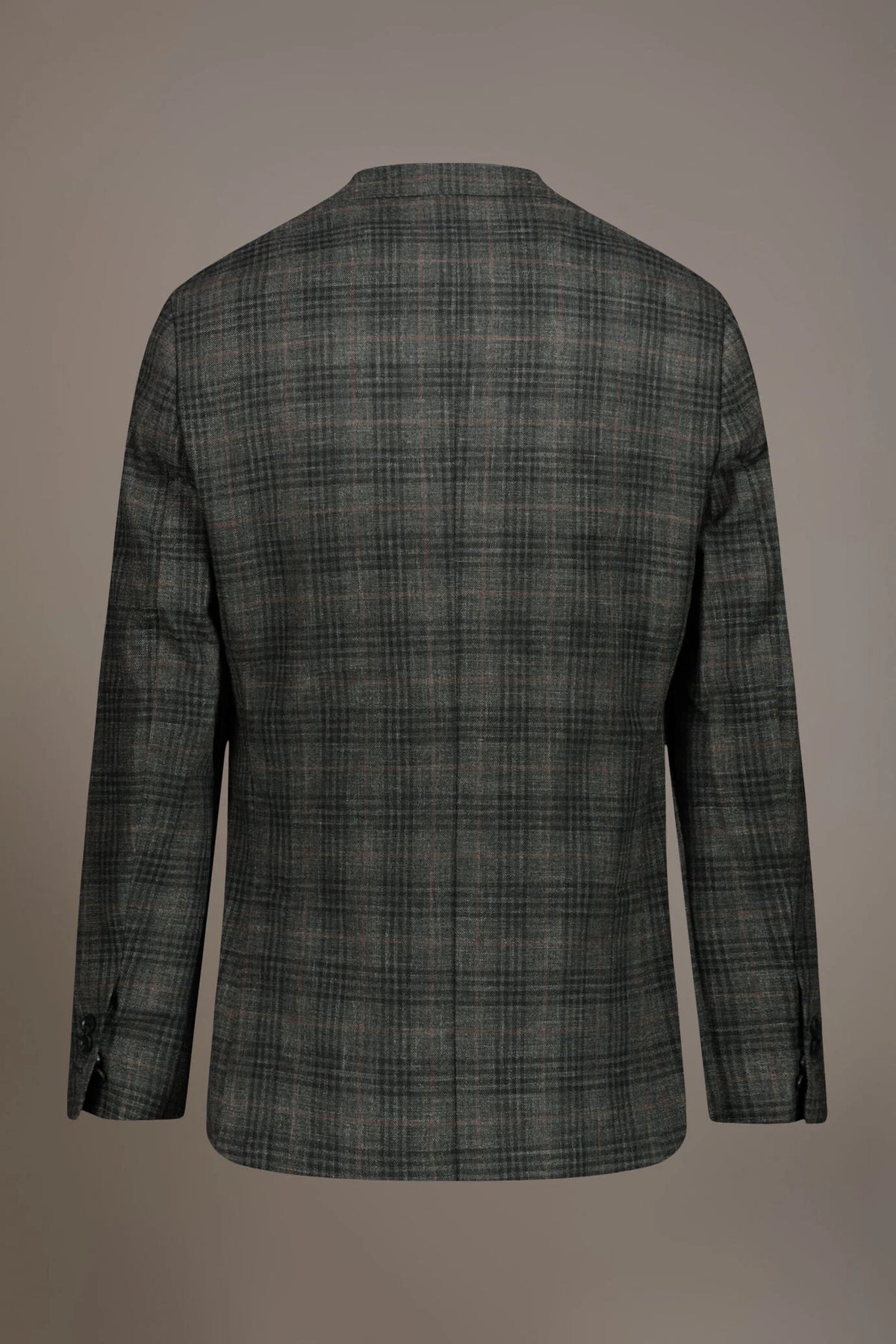 Single breasted jacket with flap pocket