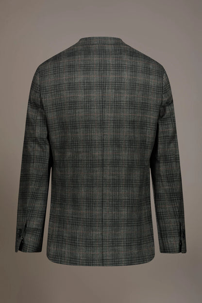 Single breasted jacket with flap pocket