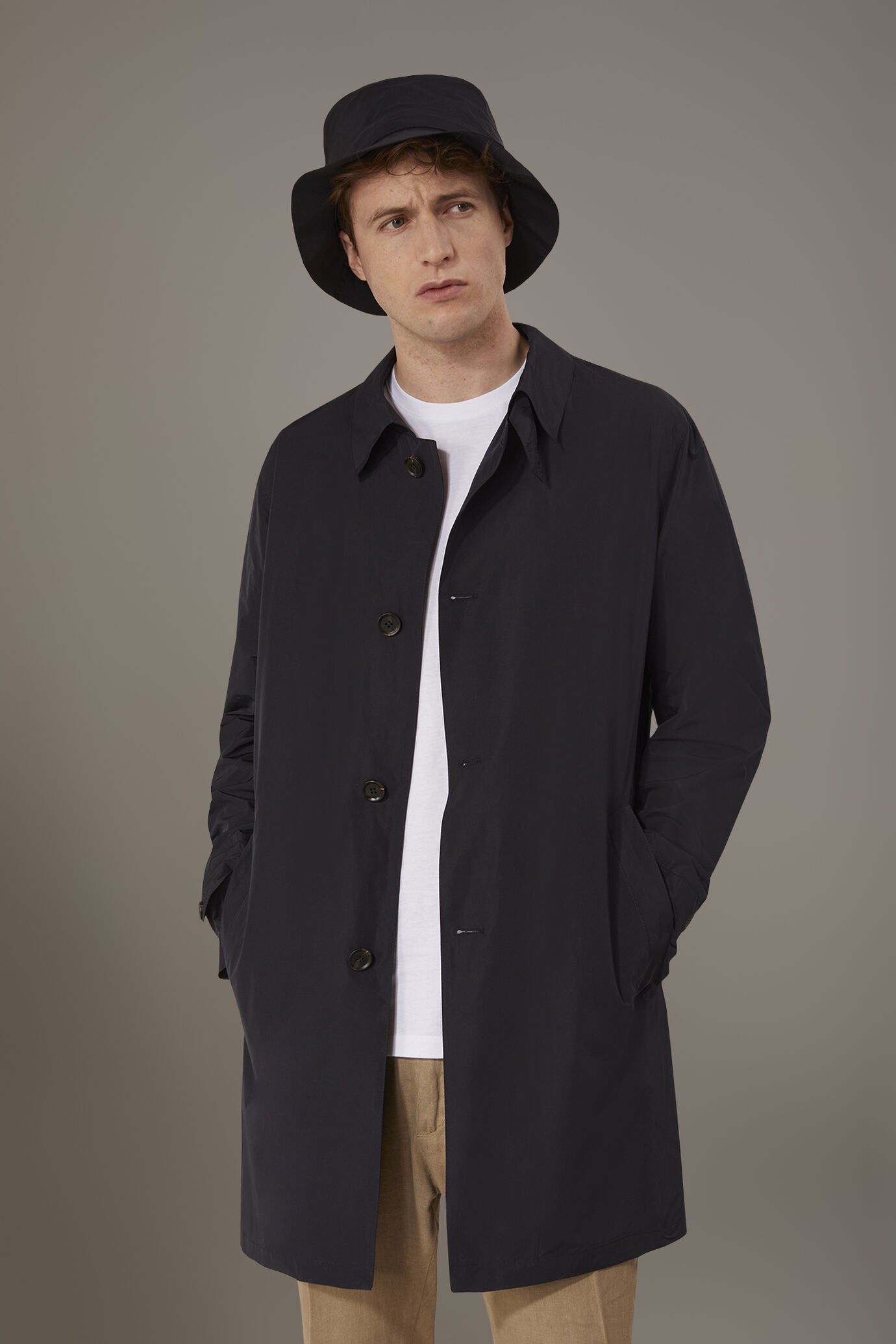 Tech raincoat with fisherman hat