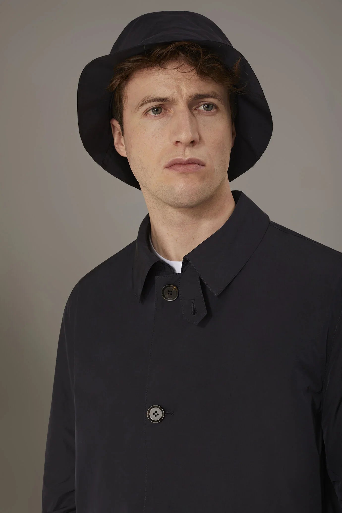 Tech raincoat with fisherman hat