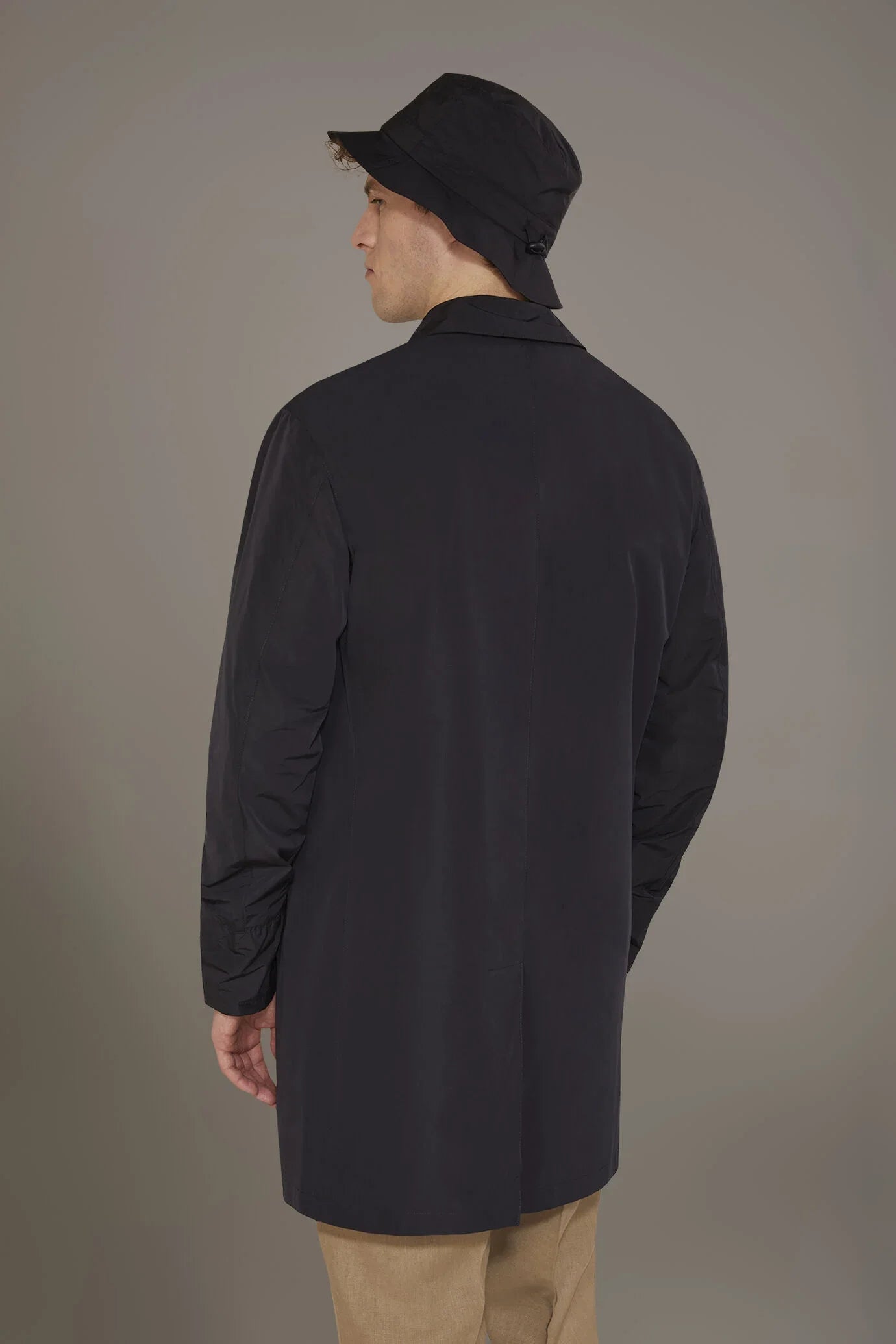 Tech raincoat with fisherman hat