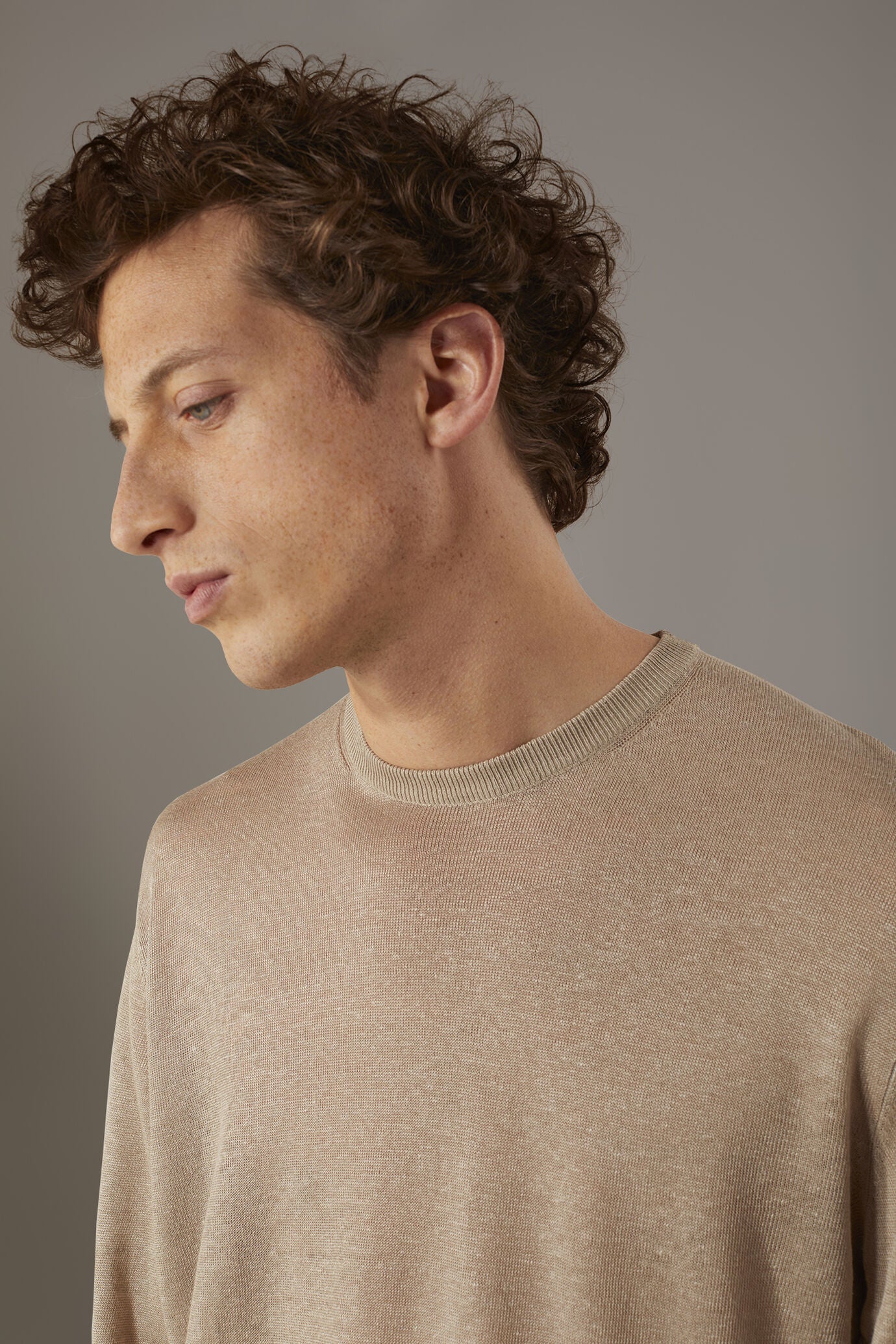 Round neck sweater 100% linen