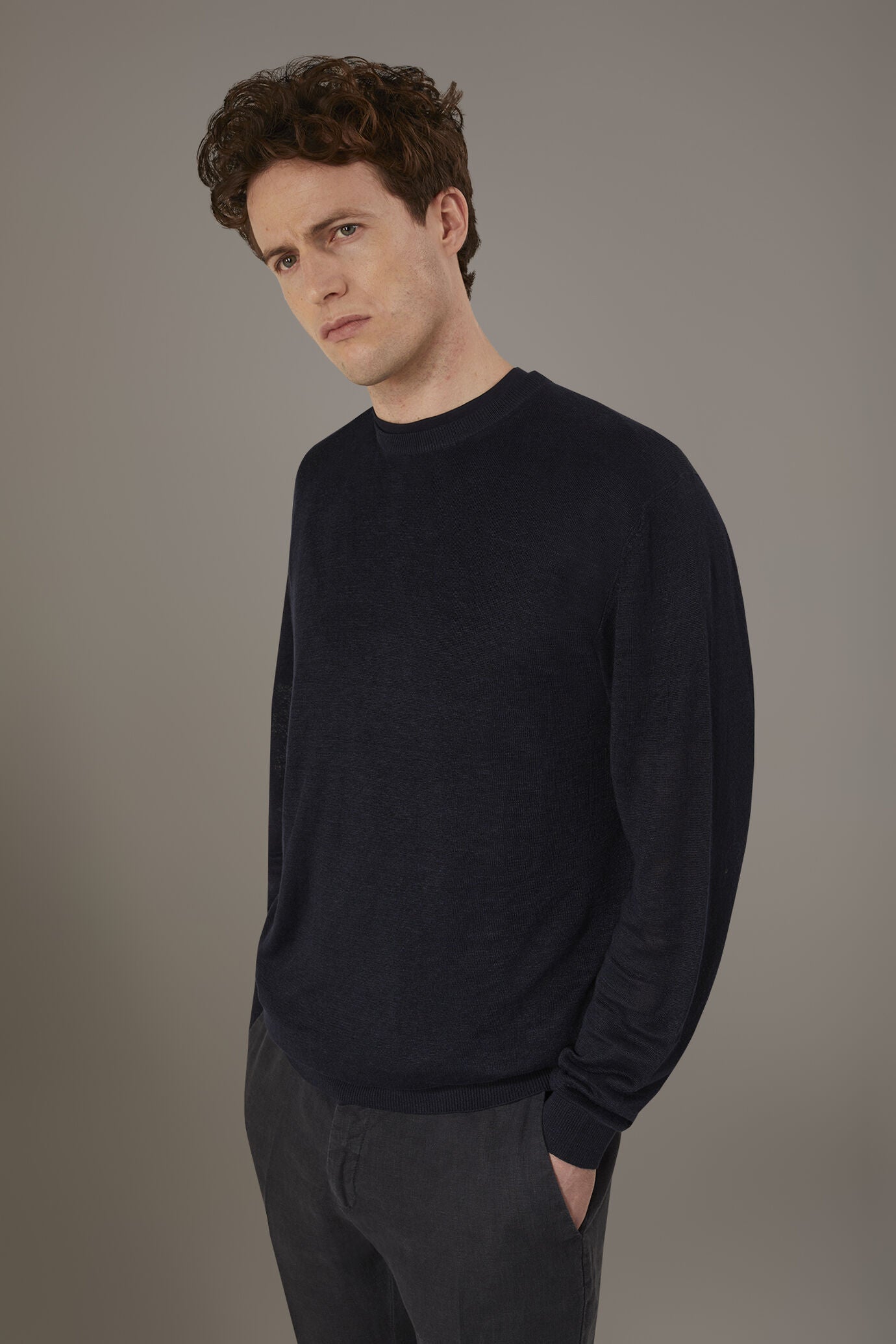 Round neck sweater 100% linen