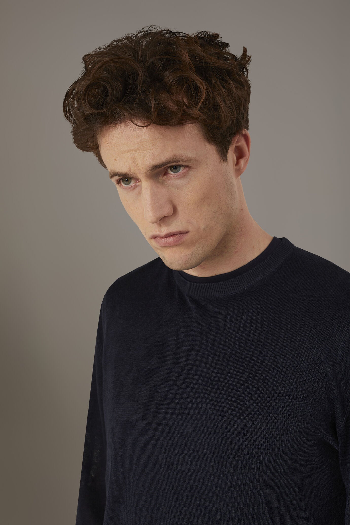 Round neck sweater 100% linen