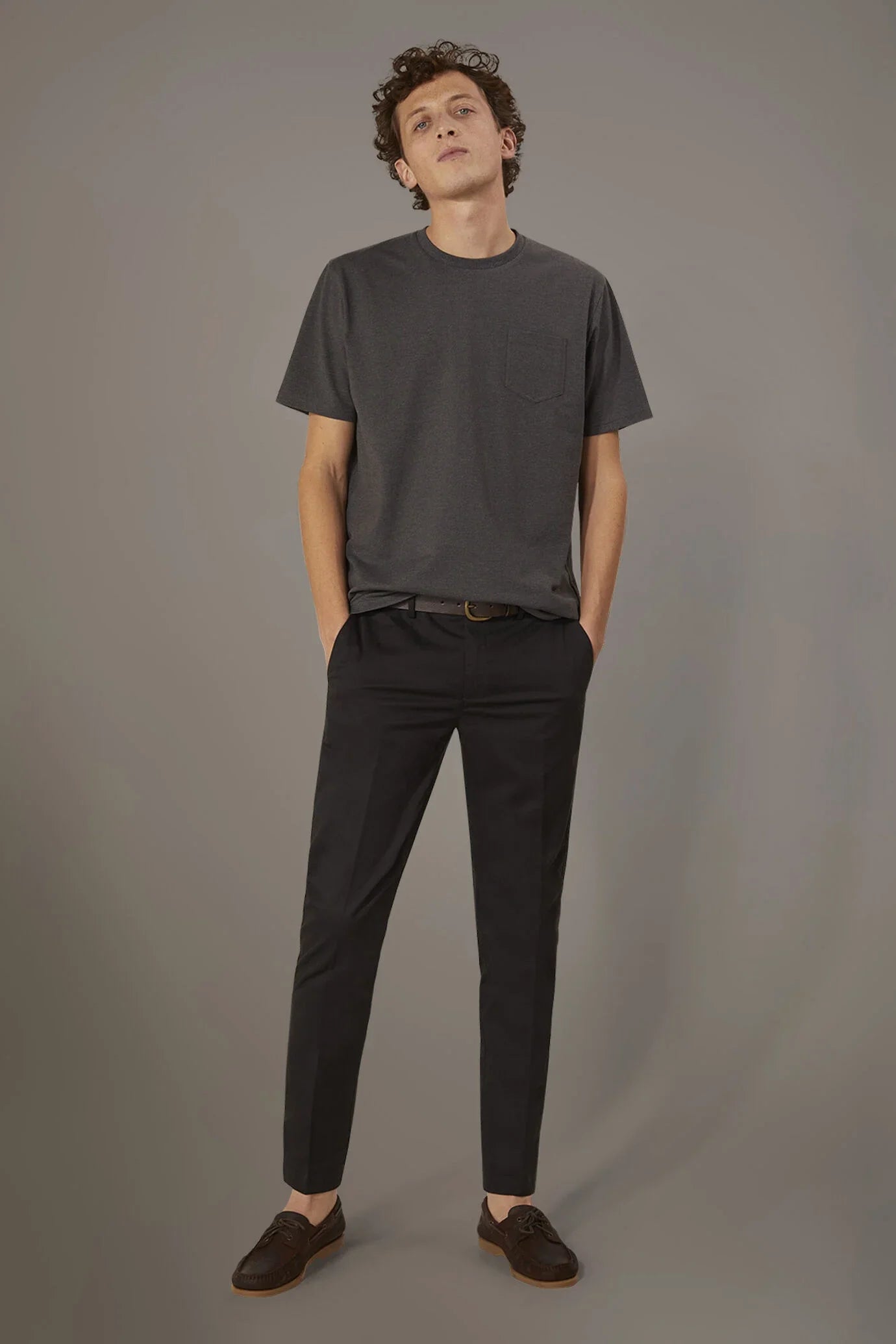 Regular fit trousers in twill construction
