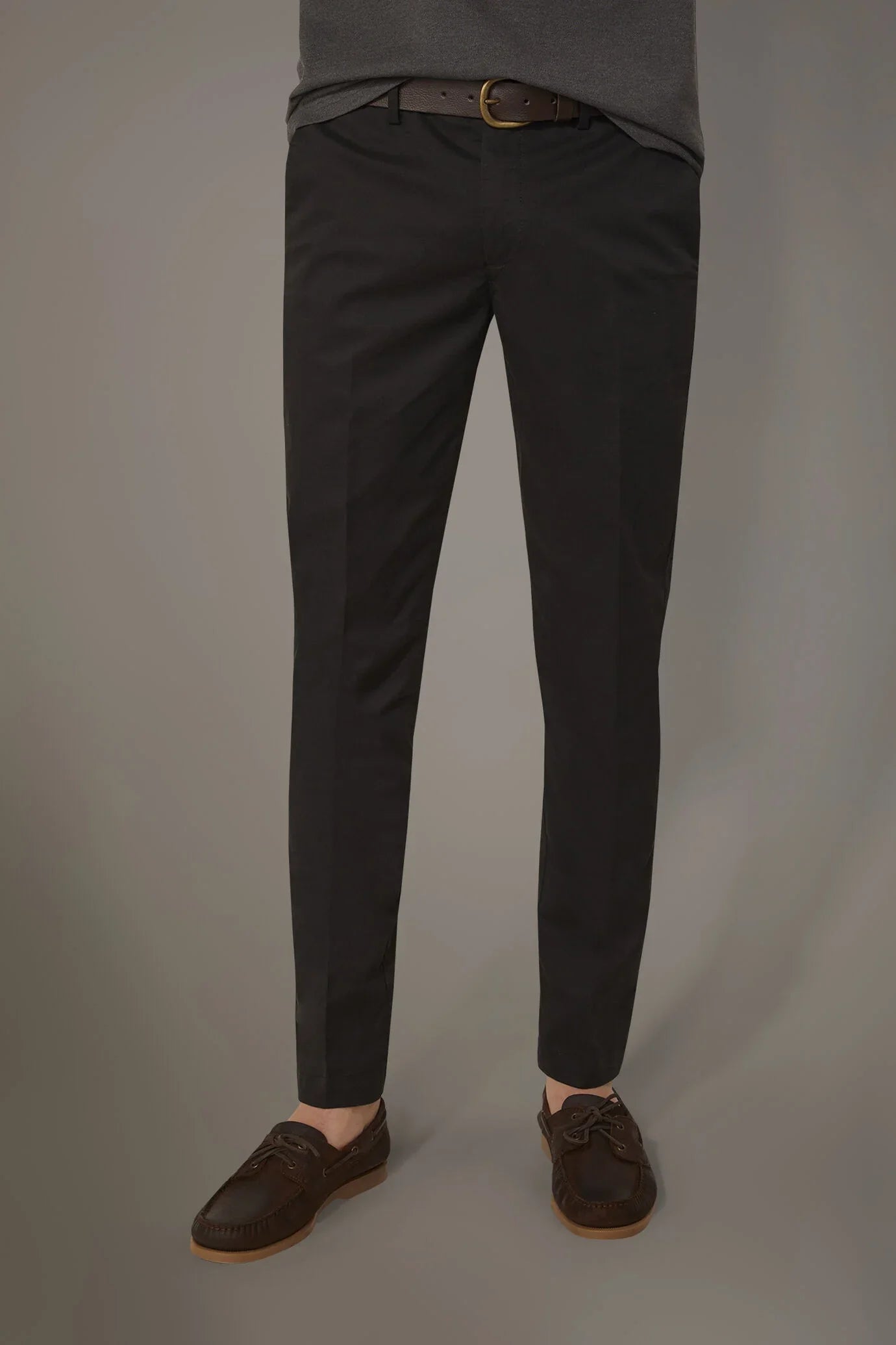 Regular fit trousers in twill construction