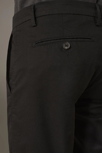 Regular fit trousers in twill construction