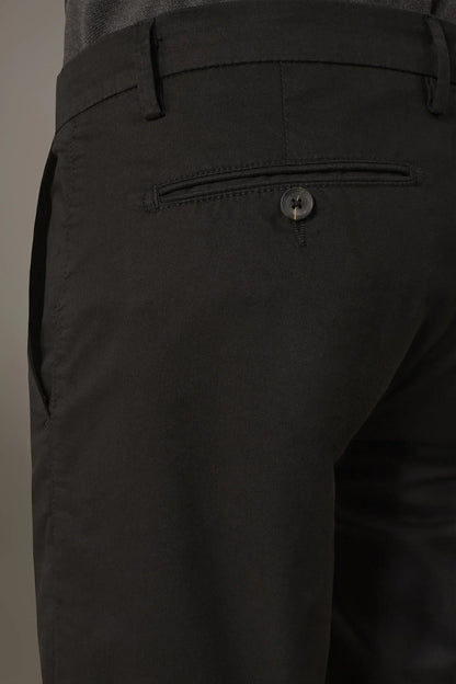 Regular fit trousers in twill construction