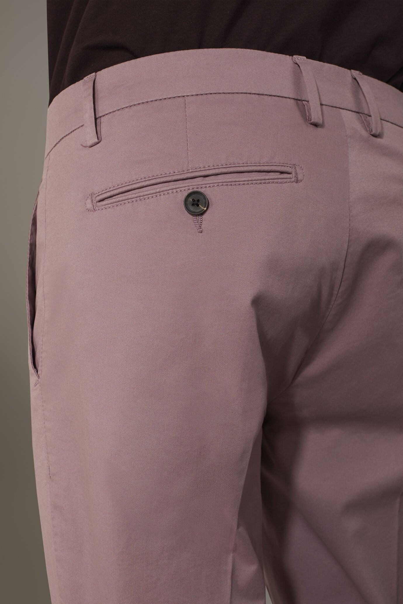 Regular fit trousers in twill construction