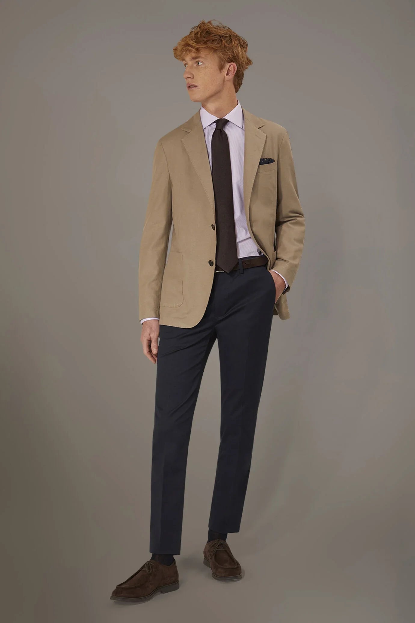 Regular fit trousers in twill construction
