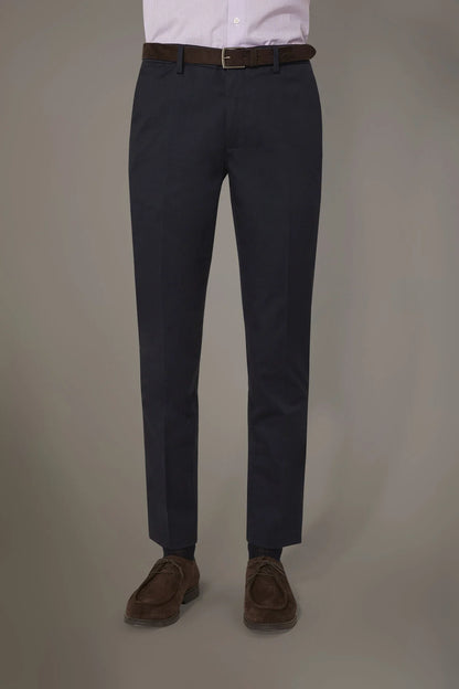 Regular fit trousers in twill construction