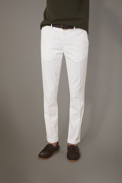 Regular fit trousers in twill construction