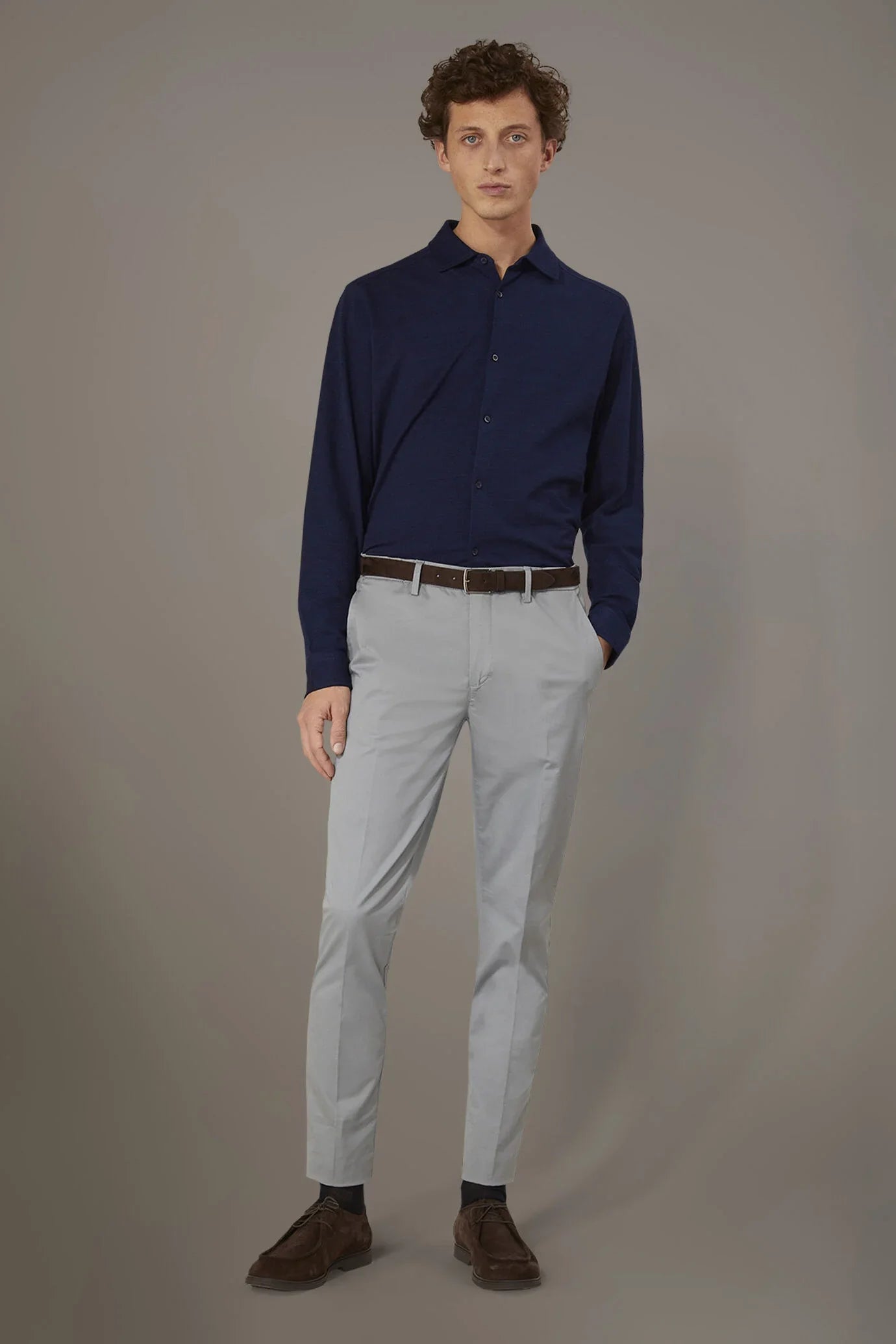 Regular fit trousers in twill construction
