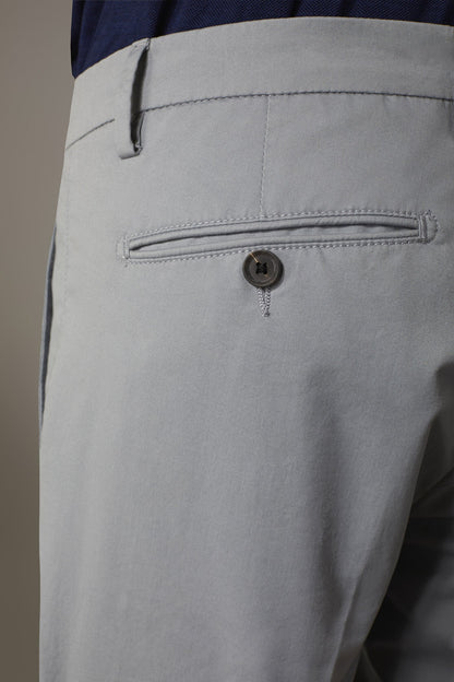 Regular fit trousers in twill construction