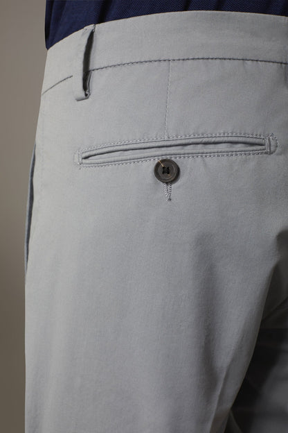 Regular fit trousers in twill construction