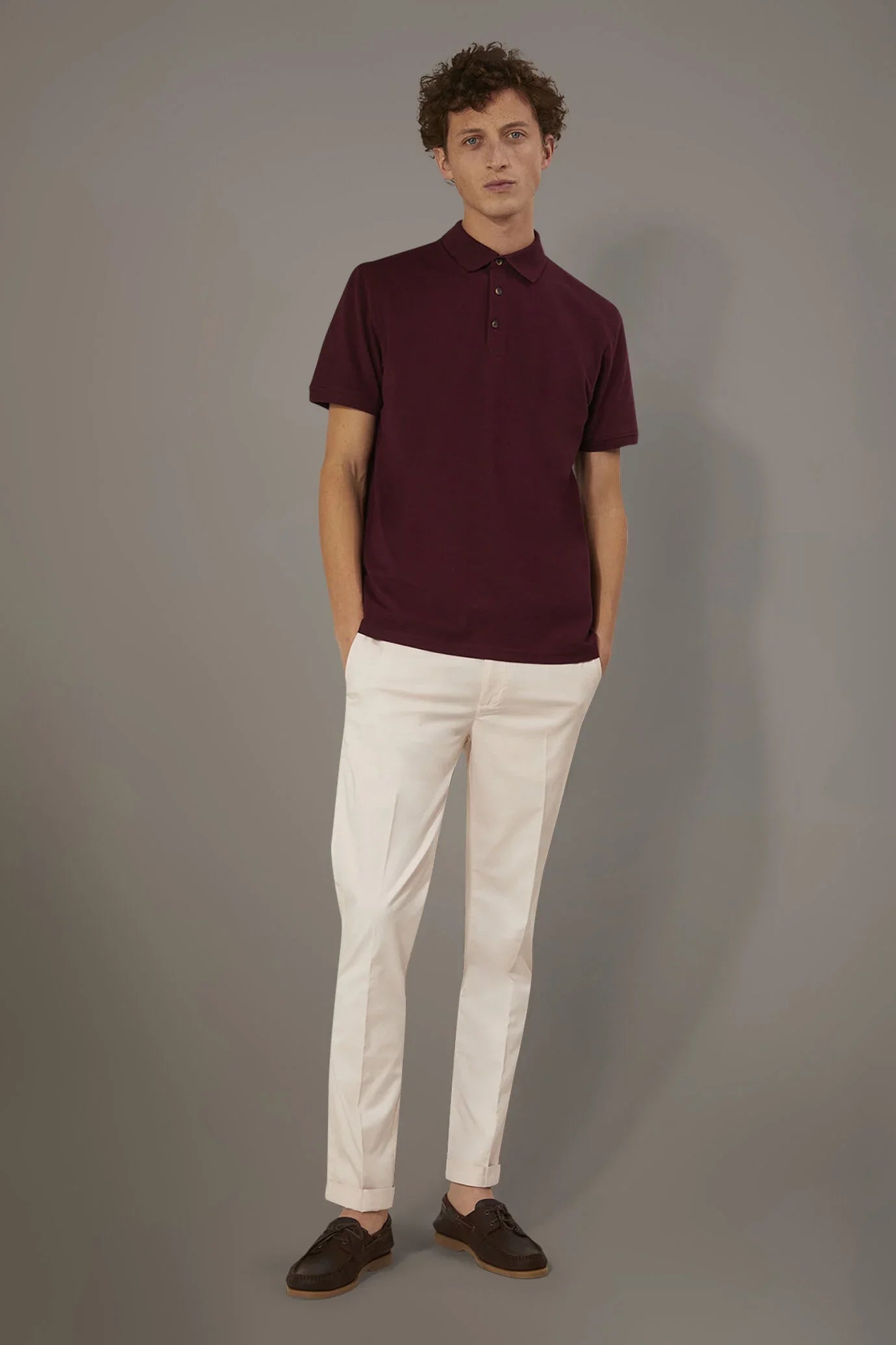 Regular fit trousers in twill construction
