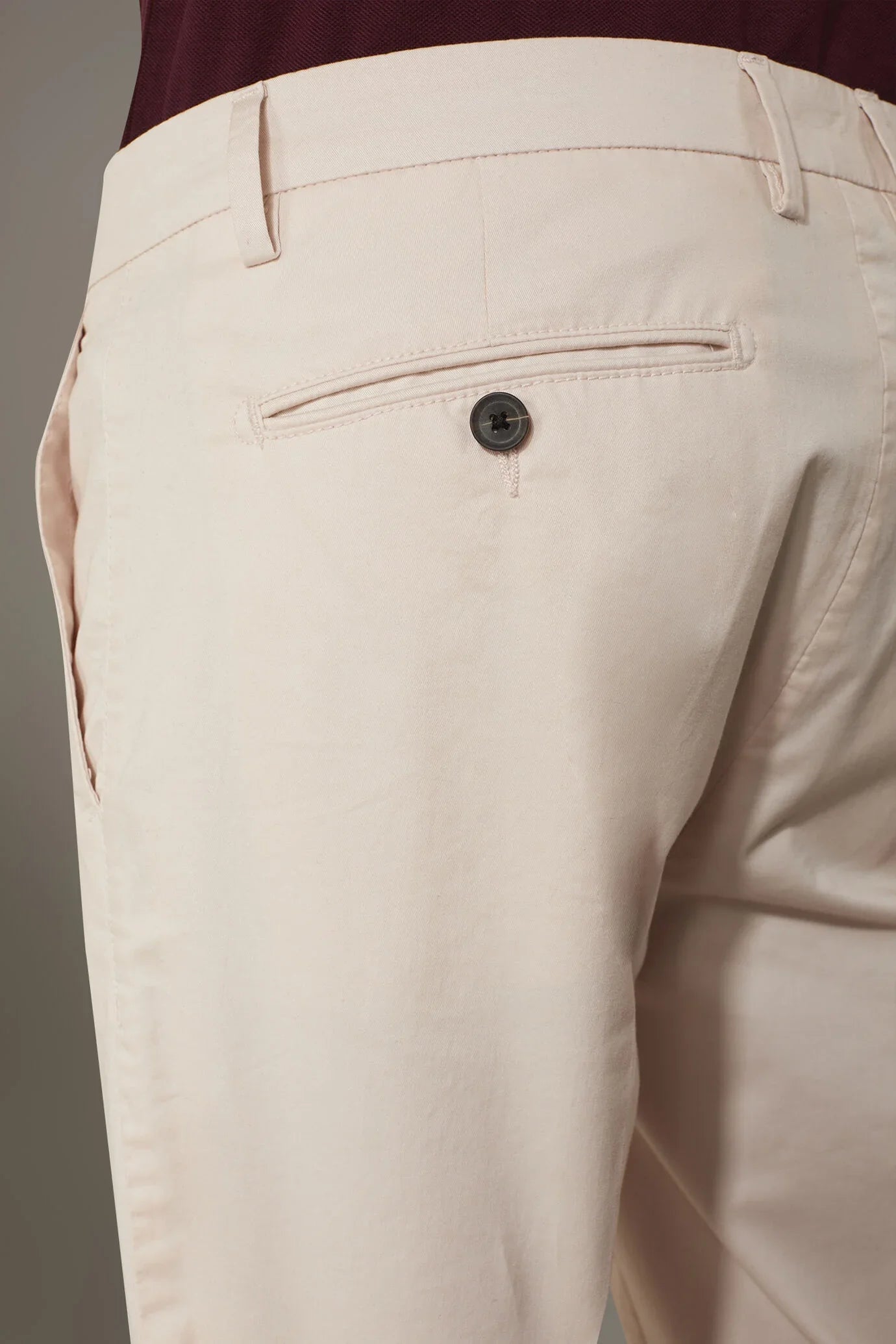 Regular fit trousers in twill construction