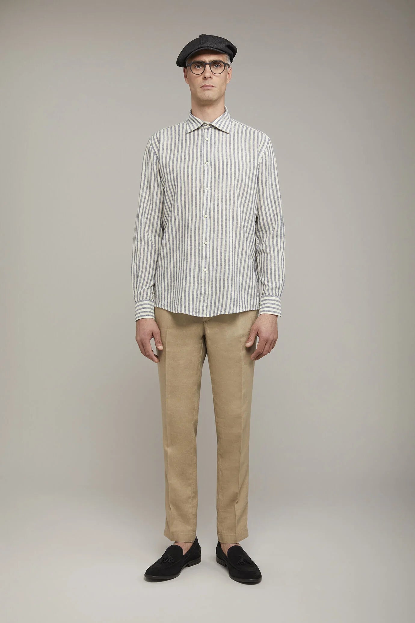 Regular fit Chino trousers 100% linen
