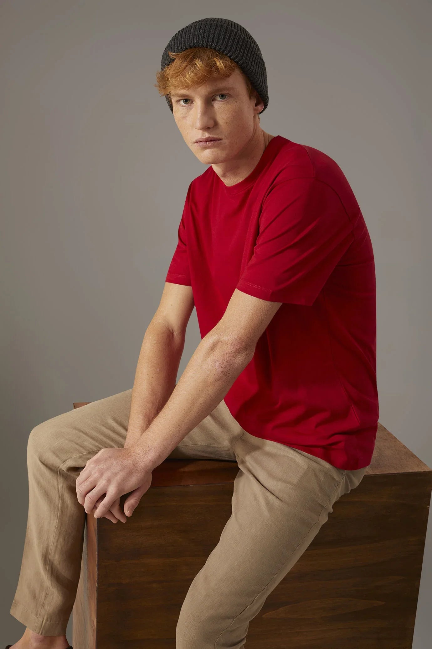 Round neck t-shirt 100% cotton in Red by Doppelganger, Italian Iconic;Basic;Casual made from Composition: 100% Cotton
Mood: Iconic, Basic, Casual
Type: Short Sleeves, Round Neck
Season: Spring Summer 23
Material: Cotton
Style: Sport, Essential
Fit: Regular